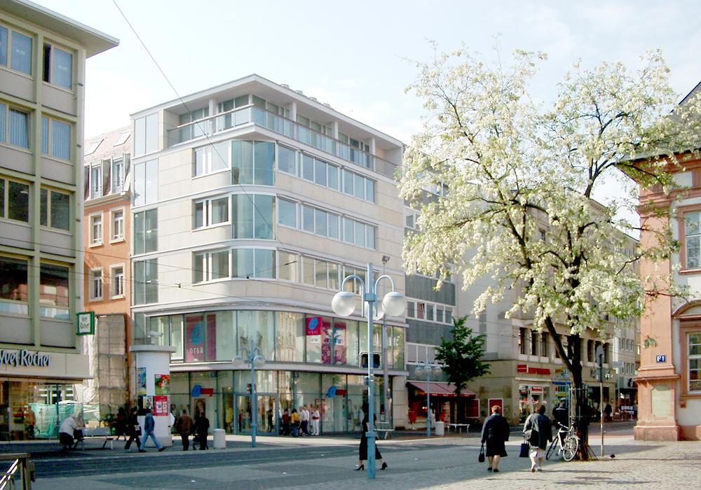 Der 6-geschossige Ersatzneubau übernimmt die runde Form des Vorgängerbaus